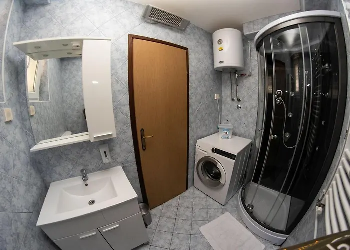 Karina By El-pi Tours Apartman *