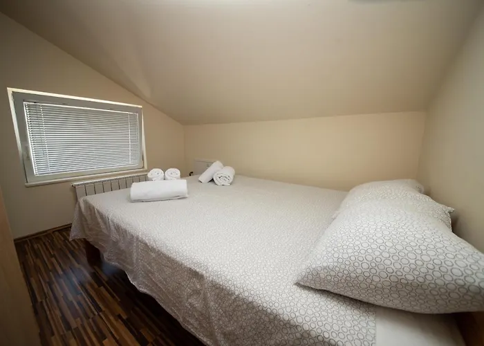 Karina By El-pi Tours Apartman