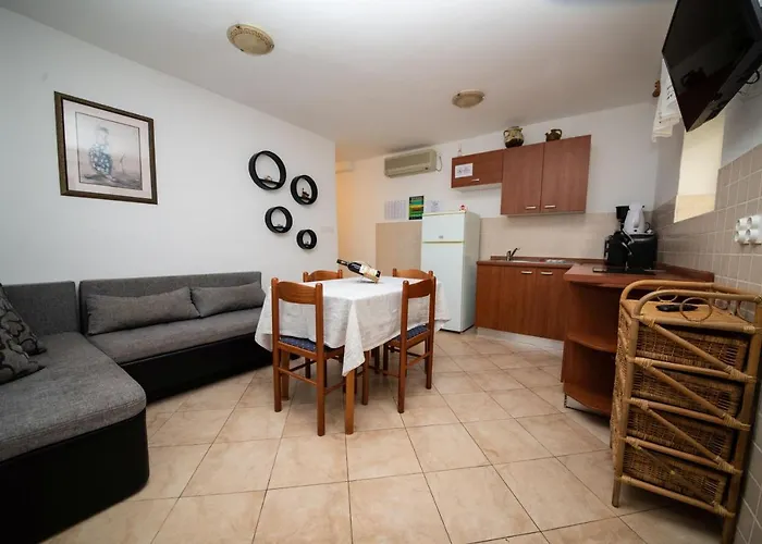 Apartman Karina By El-pi Tours *