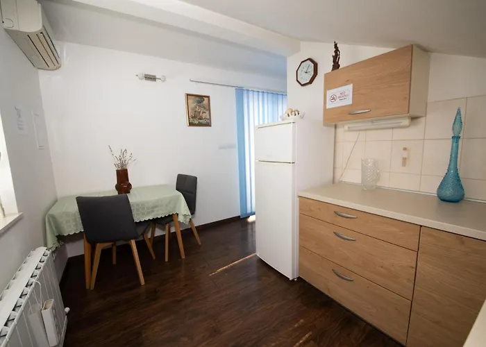 Apartament Karina By El-pi Tours Nijvice